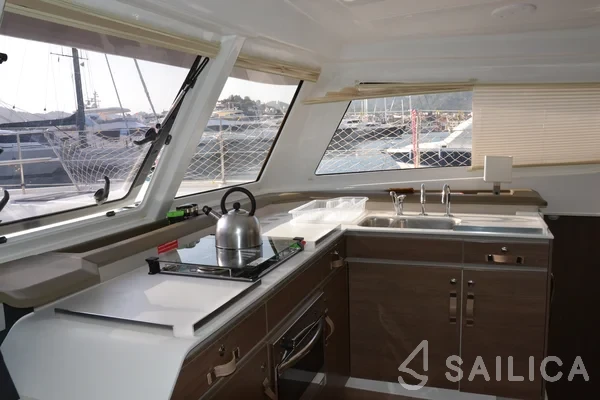 Bali Catspace - Yacht Charter Sailica