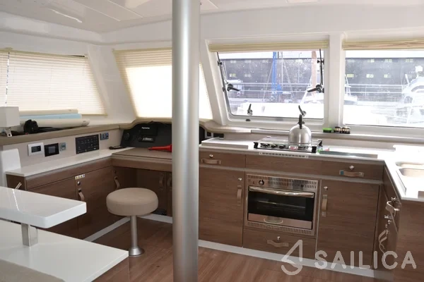 Bali Catspace - Yacht Charter Sailica