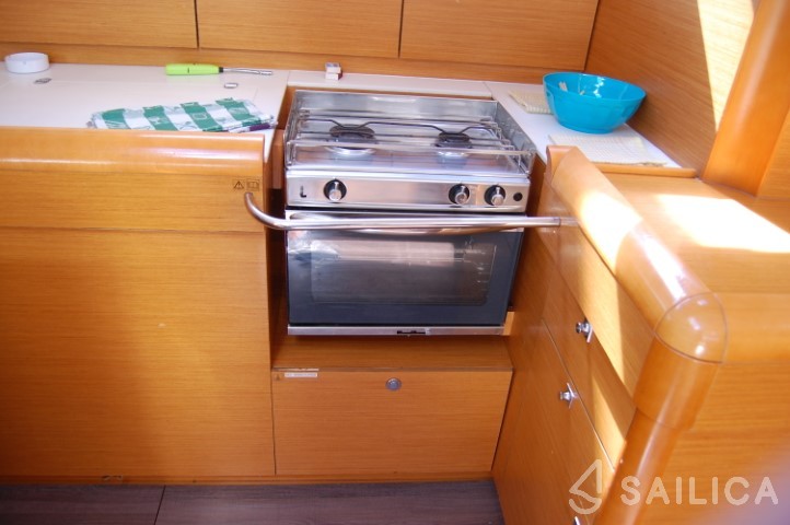 Sun Odyssey 519 - Yacht Charter Sailica