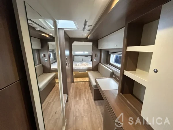Bali 4.2 - Yacht Charter Sailica
