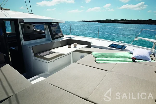 Bali 4.2 - Yacht Charter Sailica