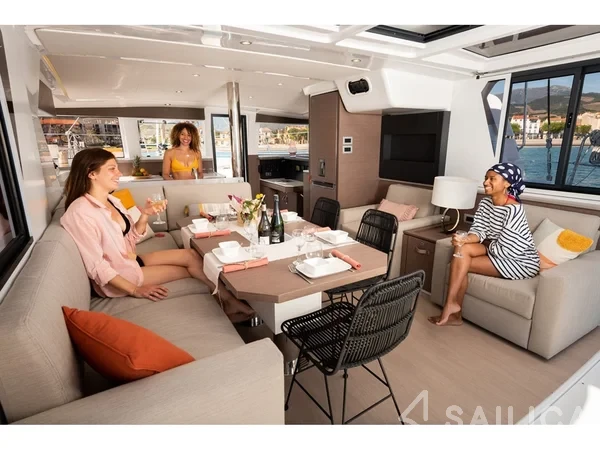 Bali 4.2 - Yacht Charter Sailica