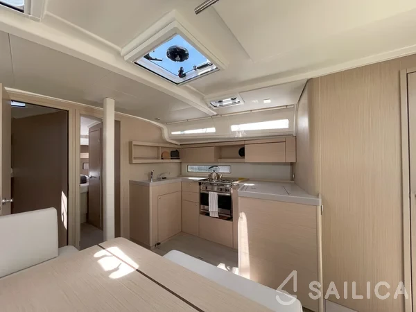 Oceanis 40.1 - Photo #58 Oceanis 40.1 - Yacht Charter Sailica