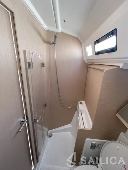 Oceanis 40.1 - Photo #62 Oceanis 40.1 - Yacht Charter Sailica