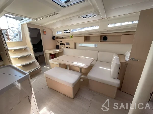 Oceanis 40.1 - Photo #54 Oceanis 40.1 - Yacht Charter Sailica