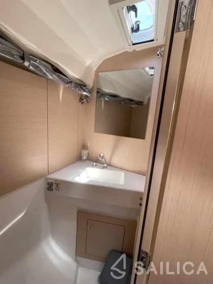 Oceanis 40.1 - Photo #57 Oceanis 40.1 - Yacht Charter Sailica