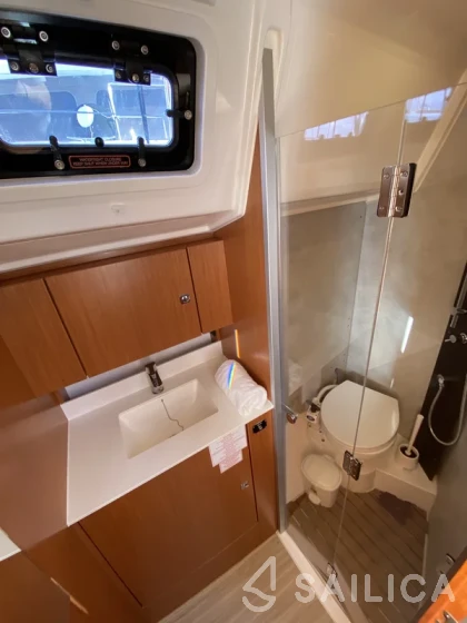 Bavaria C42 - Yacht Charter Sailica