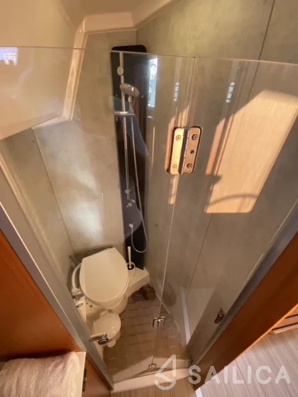 Bavaria C42 - Yacht Charter Sailica