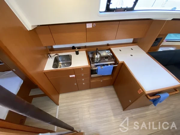 Bavaria C42 - Yacht Charter Sailica