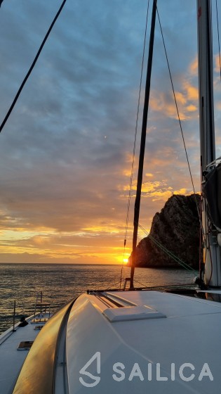 Nautitech 46 Open - Yacht Charter Sailica
