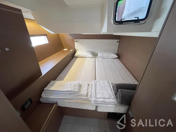 Oceanis 51.1 - Yacht Charter Sailica