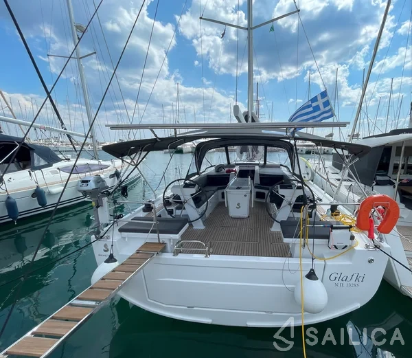 Oceanis 51.1 - Yacht Charter Sailica