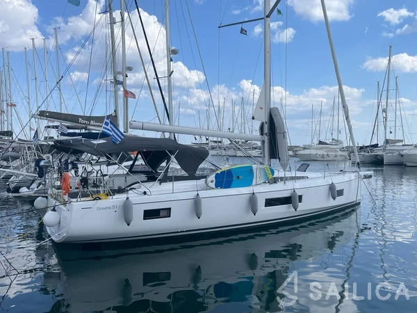 Oceanis 51.1 - Yacht Charter Sailica