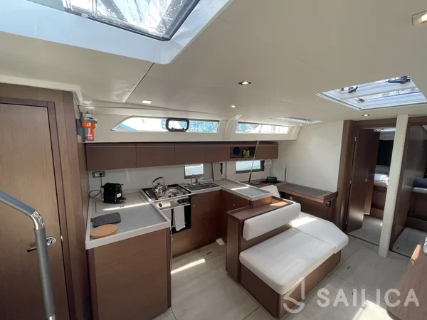 Oceanis 51.1 - Yacht Charter Sailica
