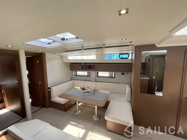 Oceanis 51.1 - Yacht Charter Sailica