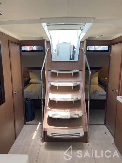 Oceanis 51.1 - Yacht Charter Sailica