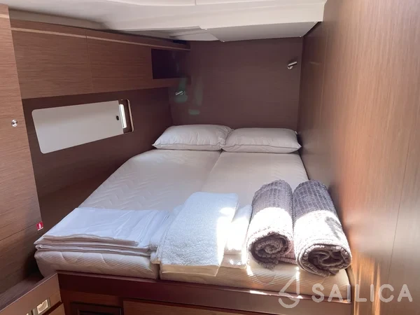 Oceanis 51.1 - Yacht Charter Sailica