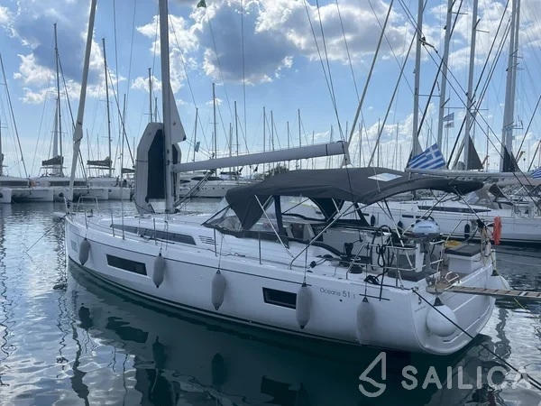 Oceanis 51.1 - Yacht Charter Sailica