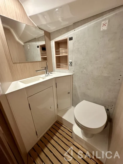 Bavaria C42 - Yacht Charter Sailica