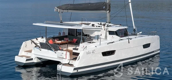 Isla 40 - Yacht Charter Sailica