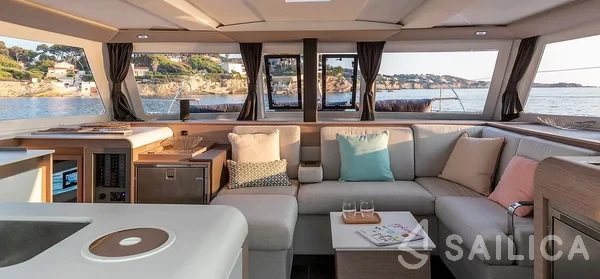Isla 40 - Yacht Charter Sailica