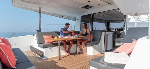 Isla 40 - Yacht Charter Sailica