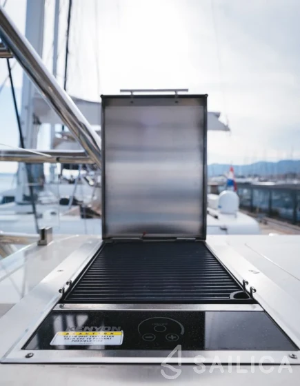 Sunreef 50 - Yacht Charter Sailica