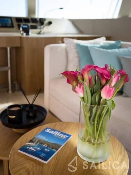 Sunreef 50 - Yacht Charter Sailica