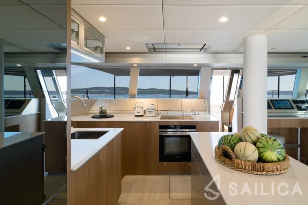 Sunreef 50 - Yacht Charter Sailica