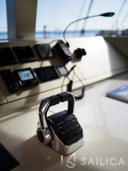 Sunreef 50 - Yacht Charter Sailica