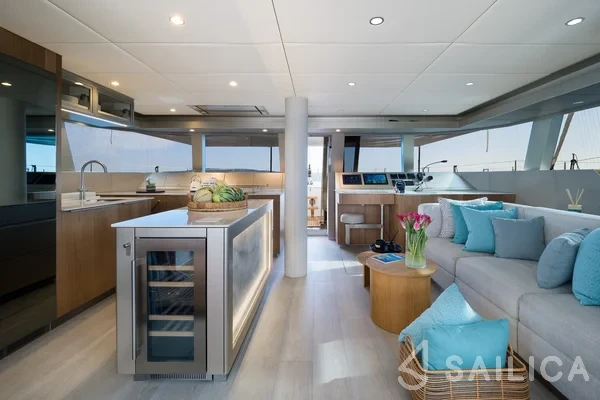 Sunreef 50 - Yacht Charter Sailica