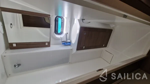 Bali 4.2 - Yacht Charter Sailica