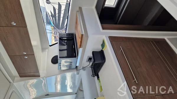 Bali 4.2 - Yacht Charter Sailica