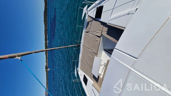 Bali 4.2 - Yacht Charter Sailica