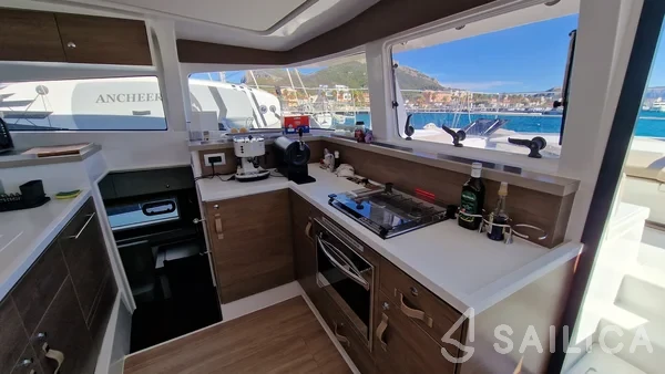 Bali 4.2 - Yacht Charter Sailica