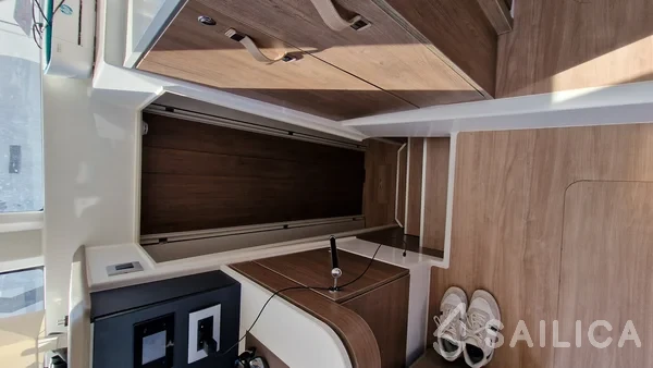 Bali 4.2 - Yacht Charter Sailica