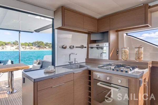 Lagoon 50 - Yacht Charter Sailica
