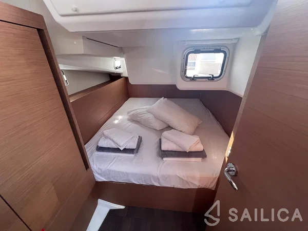 Sun Odyssey 440 - Yacht Charter Sailica