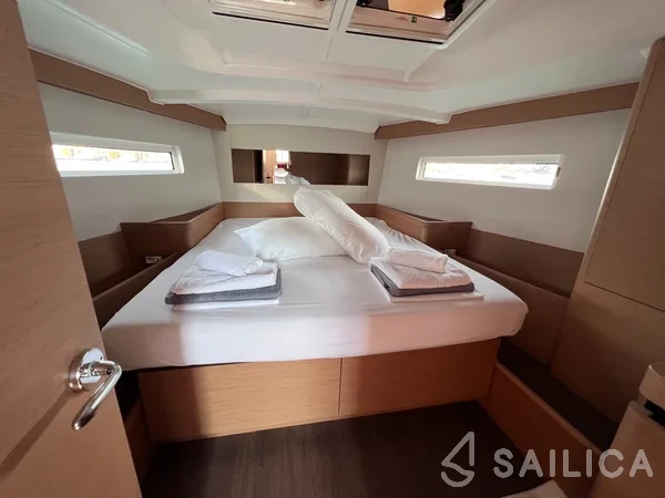 Sun Odyssey 440 - Yacht Charter Sailica