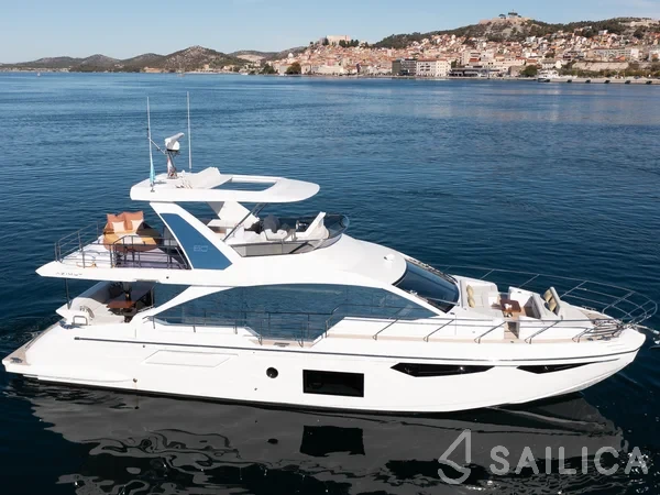 Azimut 60 - Yacht Charter Sailica
