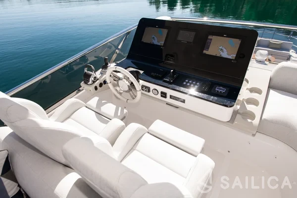 Azimut 60 - Yacht Charter Sailica