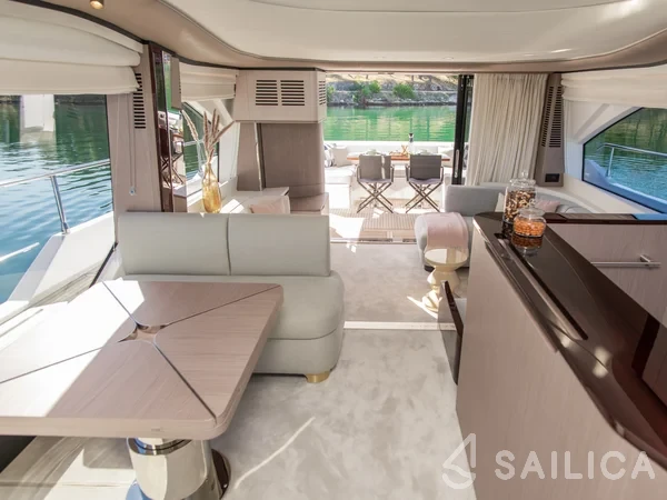 Azimut 60 - Yacht Charter Sailica