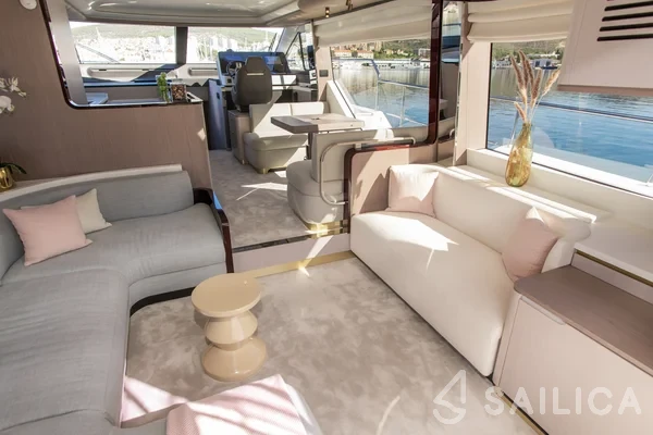 Azimut 60 - Yacht Charter Sailica