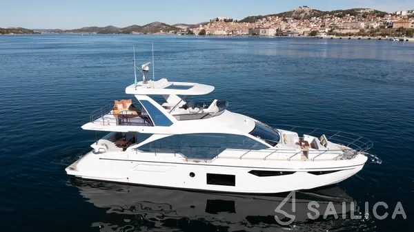 Azimut 60 - Yacht Charter Sailica