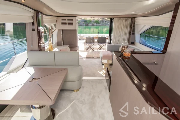 Azimut 60 - Yacht Charter Sailica