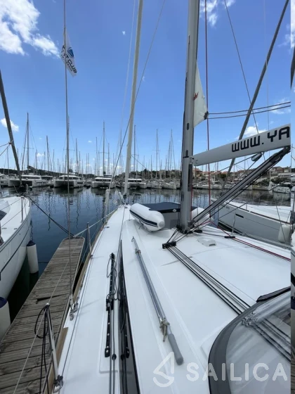 Oceanis 38.1 - Yacht Charter Sailica