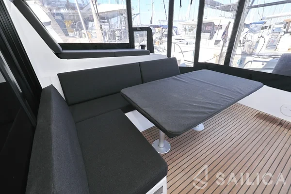 Lagoon 42 - Yacht Charter Sailica
