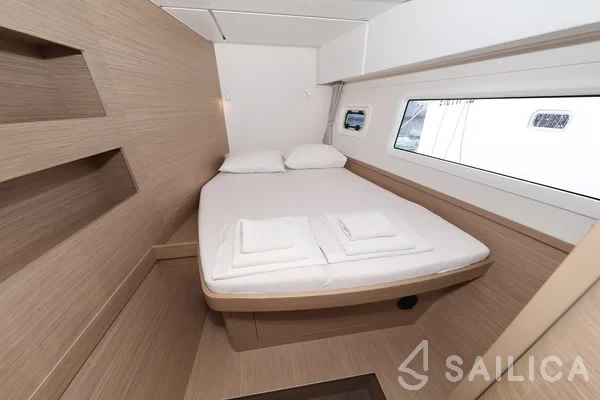 Lagoon 42 - Yacht Charter Sailica