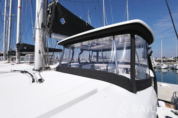Lagoon 42 - Yacht Charter Sailica