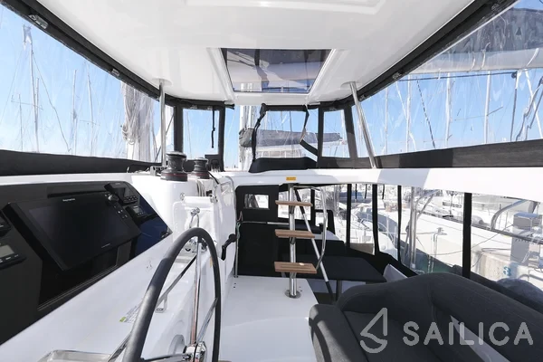 Lagoon 42 - Yacht Charter Sailica